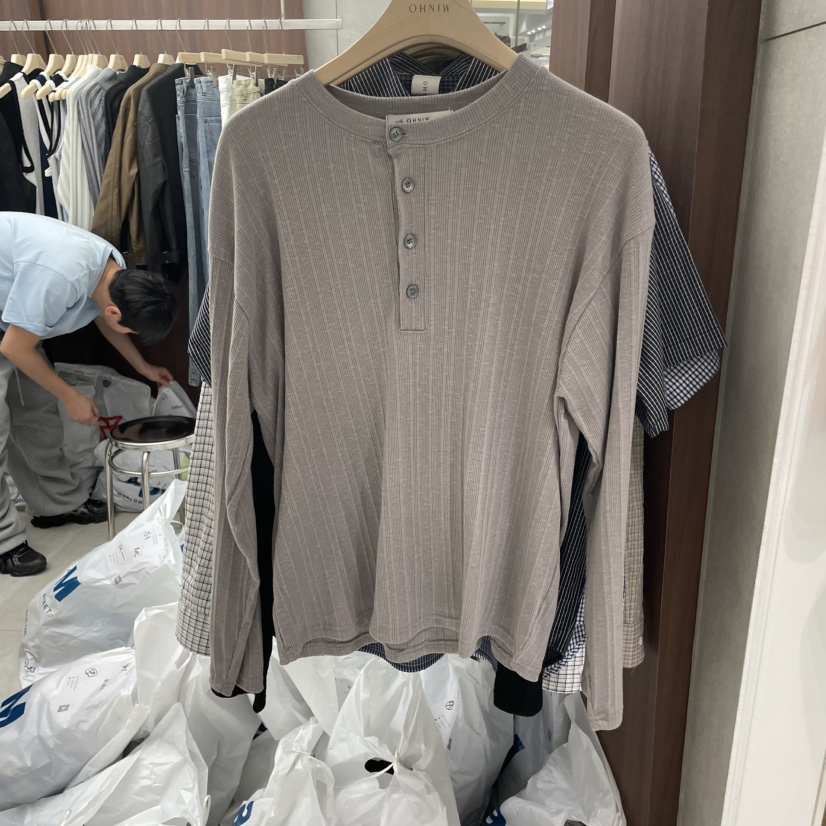 OHNIW韓國代購女裝新品時尚推薦25春夏熱賣真品休閑職業T恤OHNIW-男裝T恤圖色3