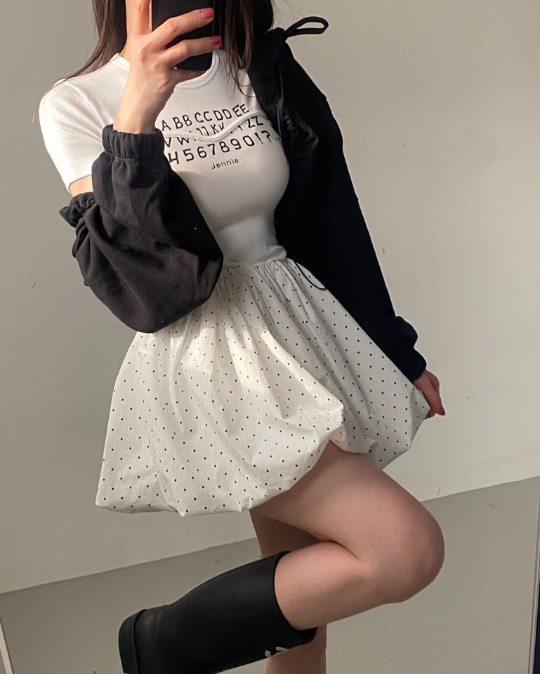 VENEFIT直郵韓國代購㊣女裝新款25春夏人氣時尚推薦熱賣短裙VENEFIT/JENNIE短裙圖色2