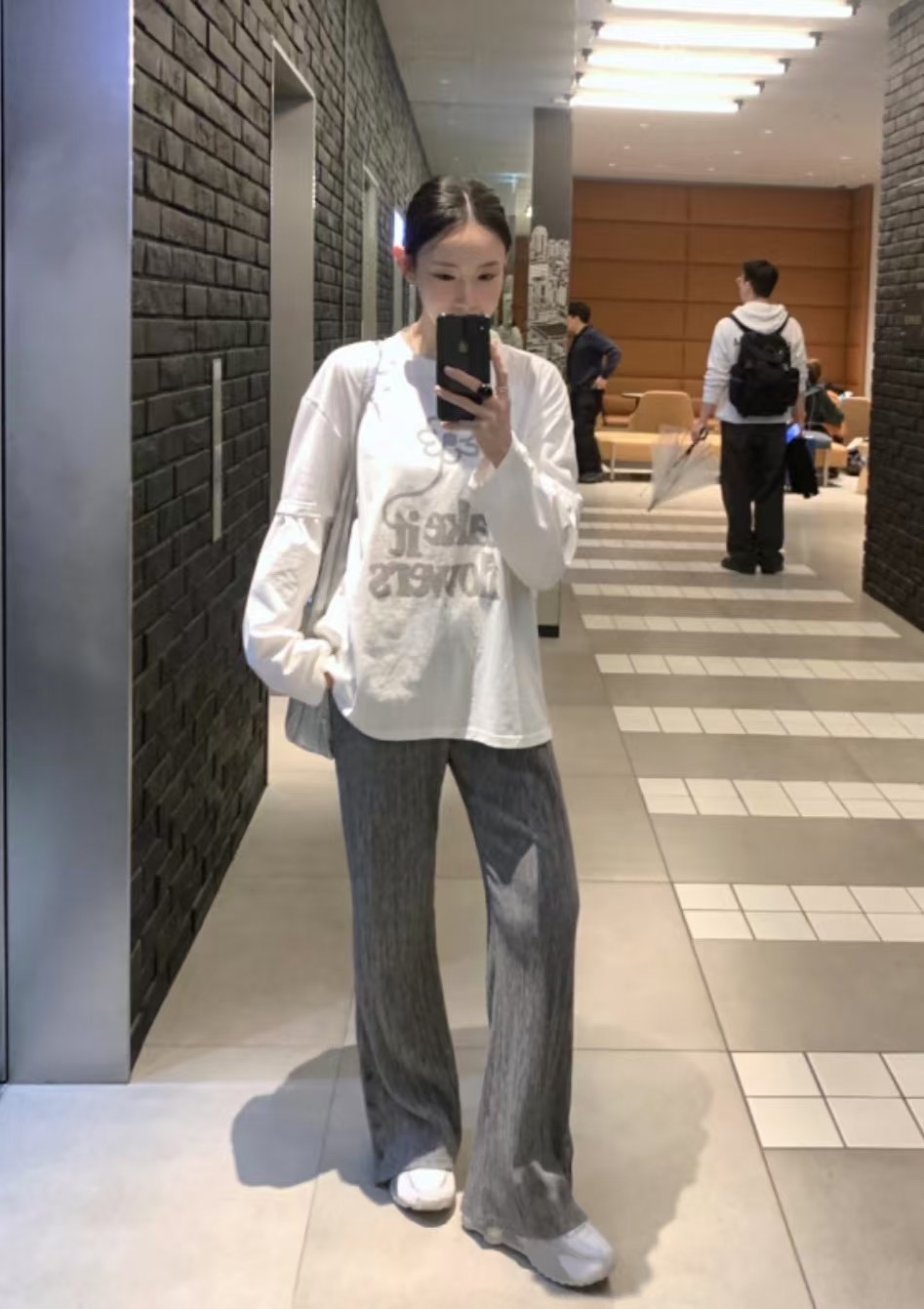 LOVINE韓國直郵㊣女裝新款推薦熱賣人氣25春夏休閑時尚長袖T恤LOVINE長袖T恤