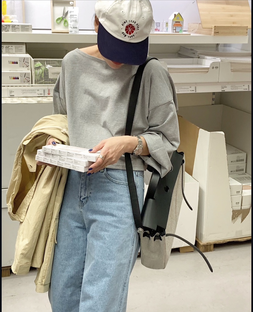 COURGETTE韓國直郵㊣東大門實拍女裝新品熱賣時尚長袖T恤短款COURGETTE長袖T恤
