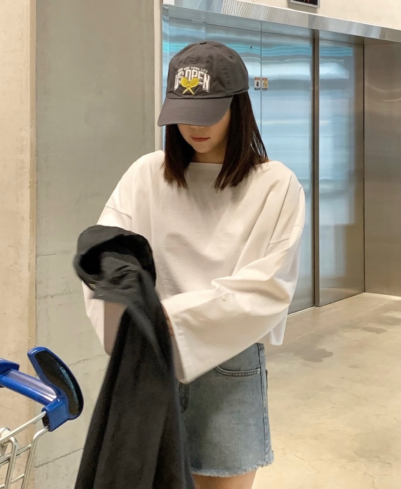 COURGETTE韓國直郵㊣東大門實拍女裝新品熱賣時尚長袖T恤短款COURGETTE長袖T恤