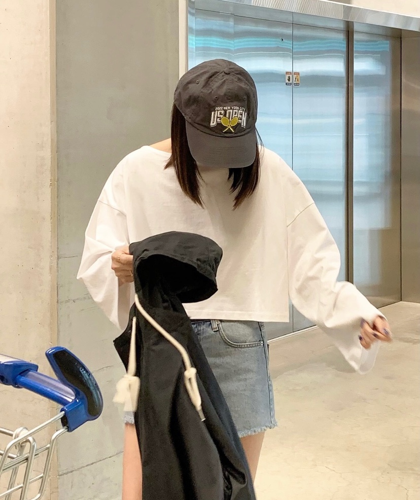 COURGETTE韓國直郵㊣東大門實拍女裝新品熱賣時尚長袖T恤短款COURGETTE長袖T恤