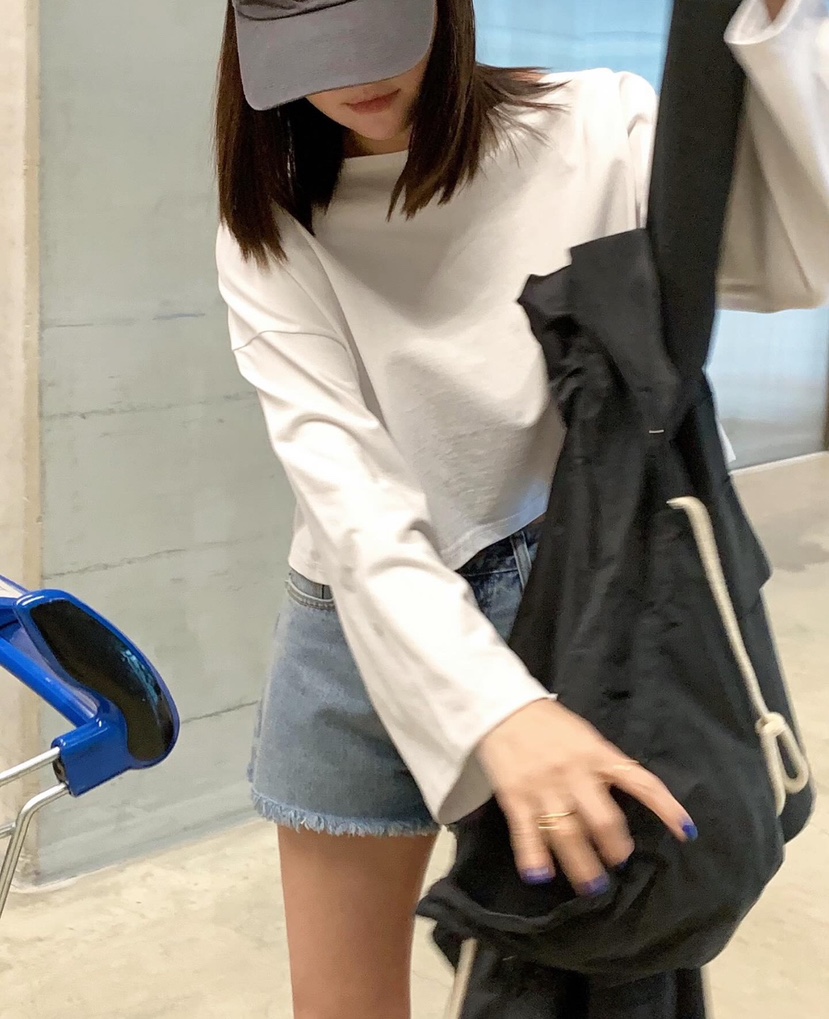 COURGETTE韓國直郵㊣東大門實拍女裝新品熱賣時尚長袖T恤短款COURGETTE長袖T恤