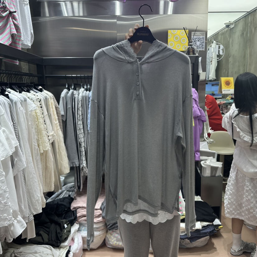 RUNWAY-런웨이韓國㊣直郵東大門代購女裝新款休閑人氣長袖T恤RUNWAY長袖T恤圖色2