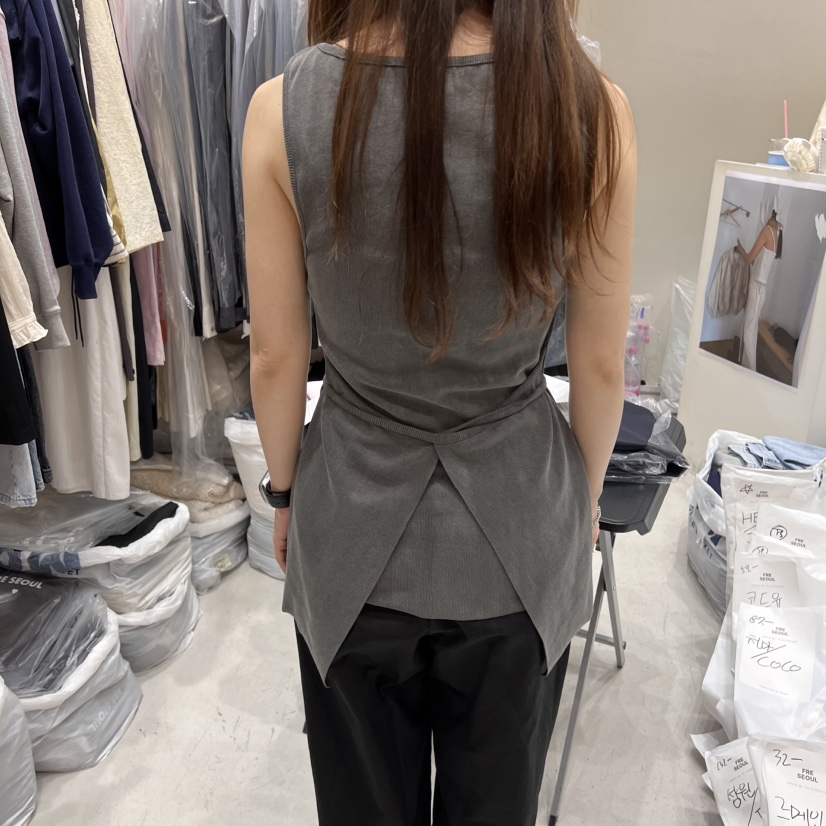 FRE韓國直郵㊣女裝新款熱賣時尚人氣25春夏推薦吊帶背心假兩件FRE吊帶/背心