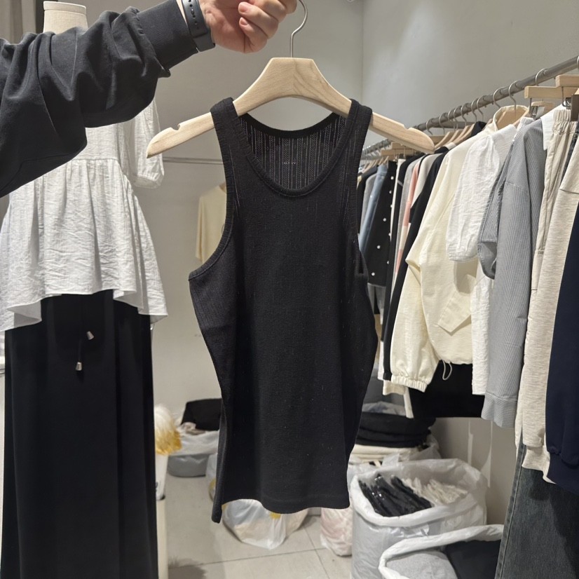 VENICE韓國直郵㊣東大門實拍女裝新品推薦人氣休閑吊帶背心VENICE吊帶/背心圖色2
