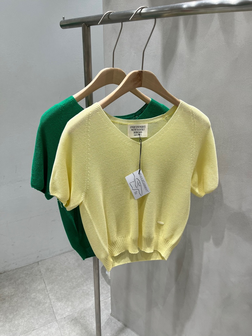EVERCOMMERCE METICULOUSLY DESIGNED直郵韓國代購㊣女裝新品25春夏針織衫EVERCOMMERCE METICULOUSLY DESIGNED針織衫