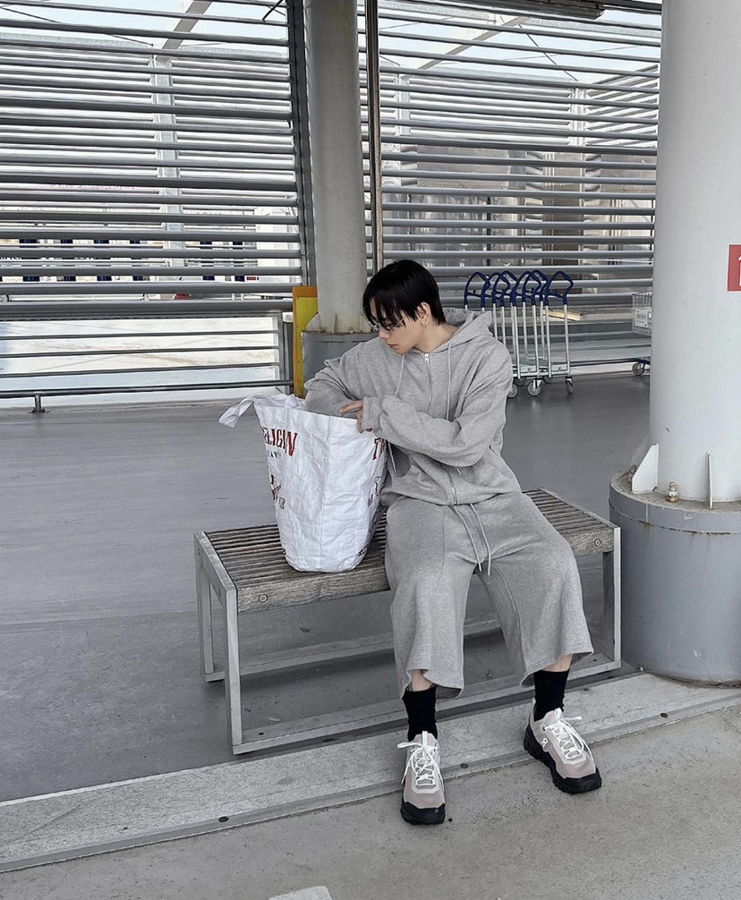 SEEOT韓國㊣直郵東大門代購女裝新品推薦人氣夾克連帽衫露肩GGD夾克