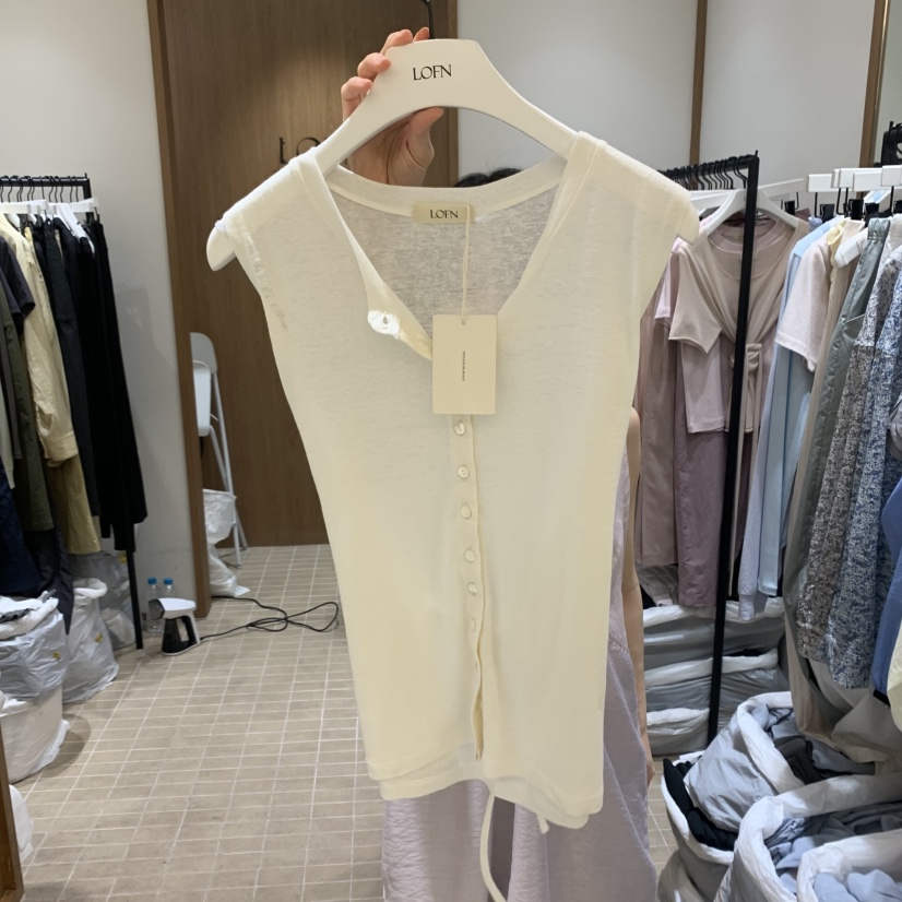 LOFN韓國直郵㊣東大門實拍女裝新品推薦人氣休閑熱賣時尚馬甲LOFN馬甲