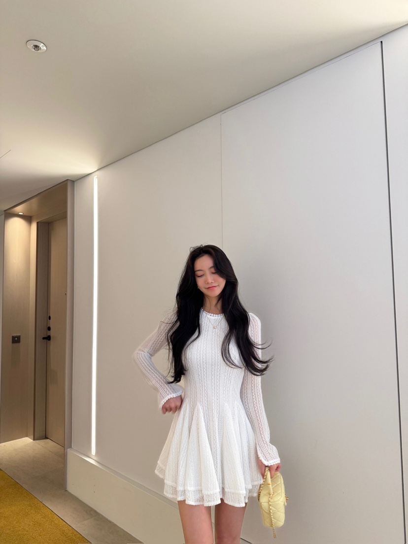 LAFFINE-P直郵韓國代購㊣女裝新款熱賣人氣連衣裙刺繡蕾絲LAFFINE-P連衣裙