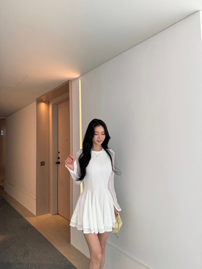 LAFFINE-P直郵韓國代購㊣女裝新款熱賣人氣連衣裙刺繡蕾絲LAFFINE-P連衣裙