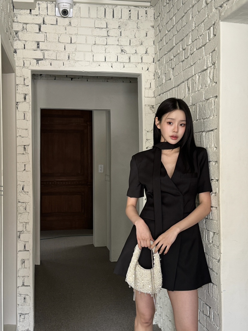 FOUREIGHT直郵韓國代購㊣女裝新款熱賣人氣25春夏連衣裙含脖帶FOUR EIGHT連衣裙