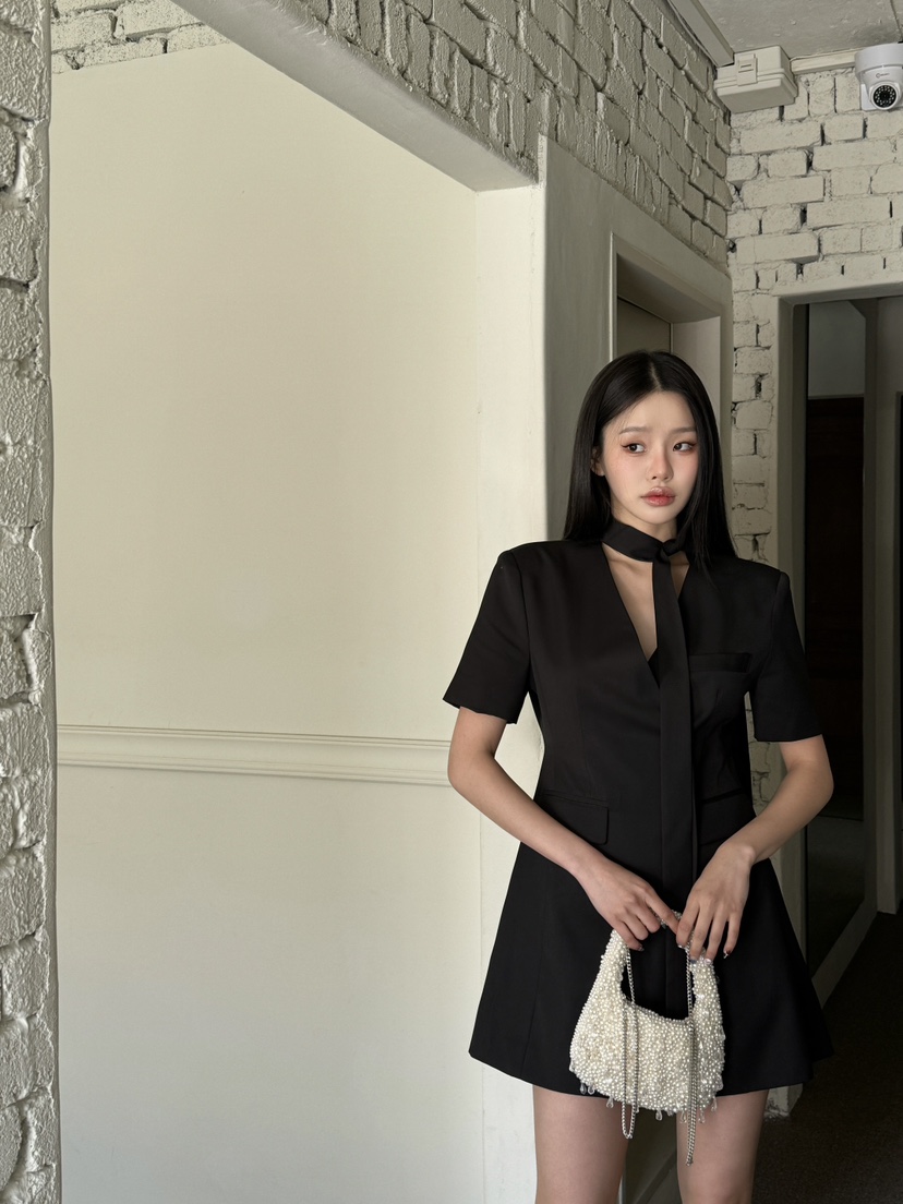 FOUREIGHT直郵韓國代購㊣女裝新款熱賣人氣25春夏連衣裙含脖帶FOUR EIGHT連衣裙