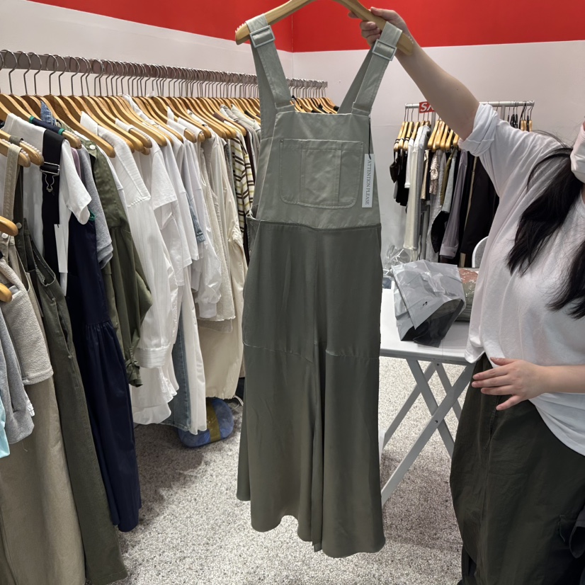 ATPZ直郵韓國代購㊣女裝新品推薦時尚人氣連衣裙不含內搭緞面ATTENTION PLEAES連衣裙圖色2