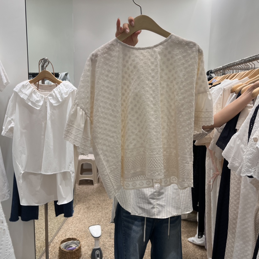 A韓國㊣直郵東大門代購女裝新品時尚25春夏襯衫蕾絲衫荷葉邊A STORE襯衫/蕾絲衫圖色2