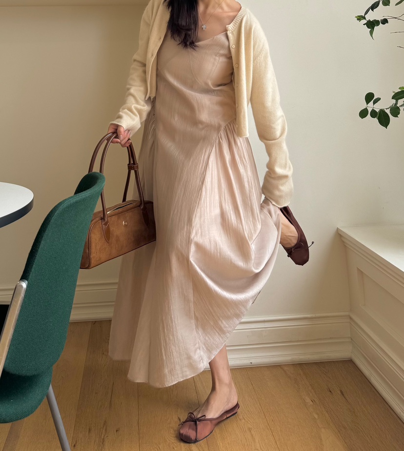 RIAH直郵韓國代購㊣女裝新款熱賣25春夏時尚推薦連衣裙打折RIAH連衣裙