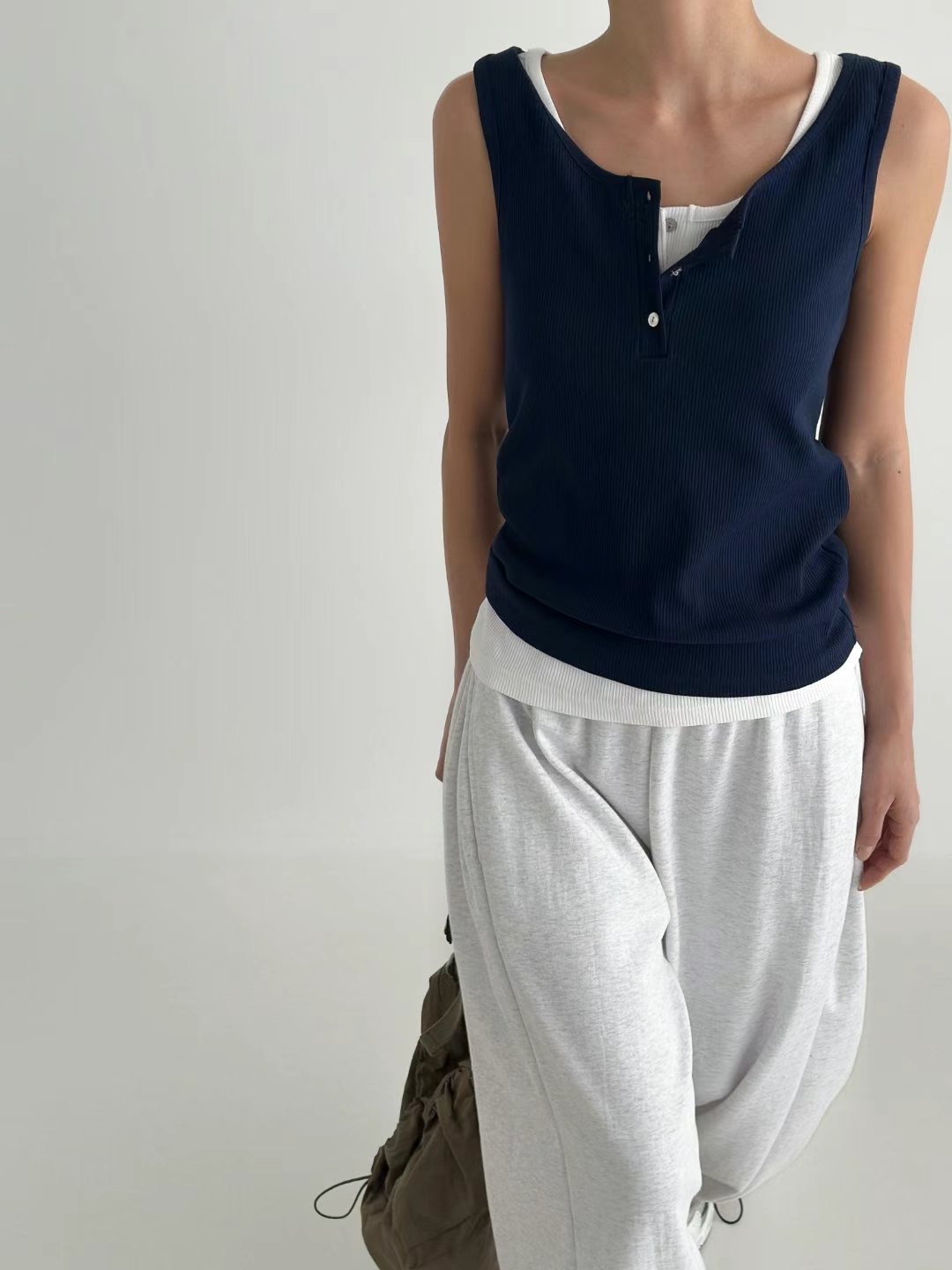 ALICE S CLOSET韓國㊣直郵東大門代購女裝新款推薦吊帶背心ALICE S CLOSET吊帶/背心