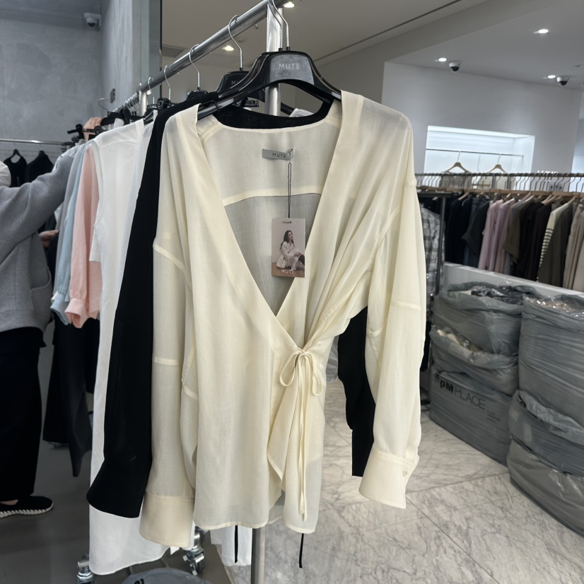 MUTE-P韓國㊣直郵東大門代購女裝新品人氣25春夏襯衫蕾絲衫MUTE襯衫/蕾絲衫圖色3