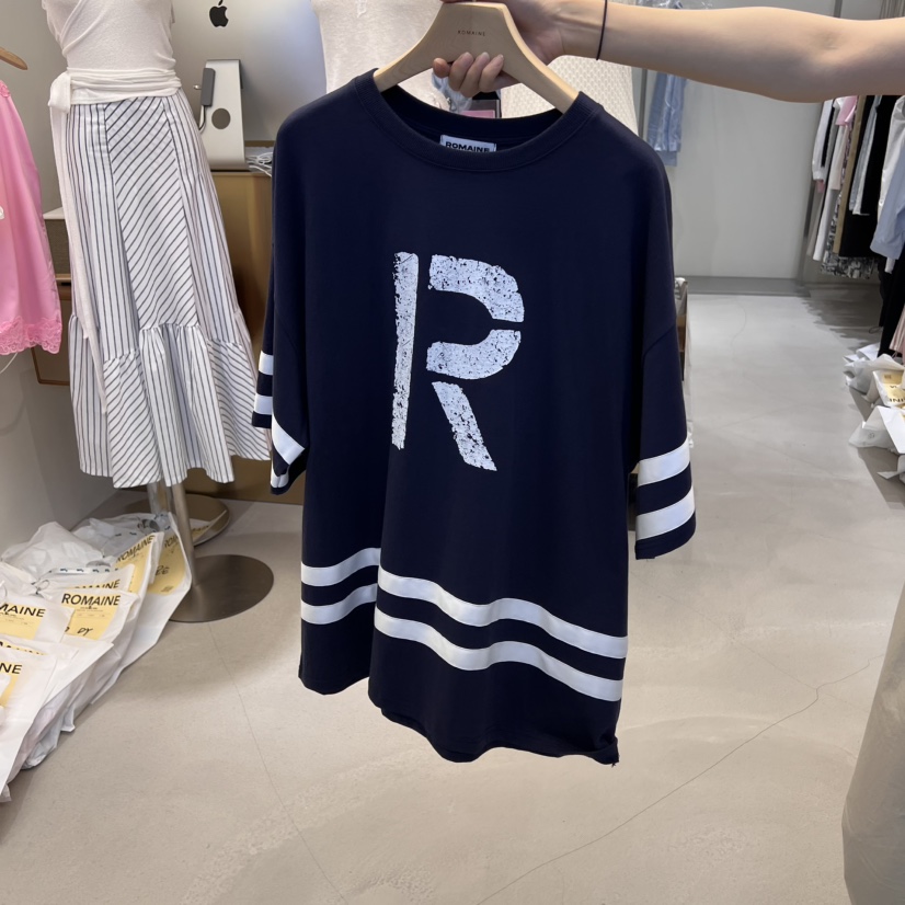 ROMAINE韓國㊣直郵東大門代購女裝新款熱賣推薦人氣時尚T恤ROMAINET恤圖色2