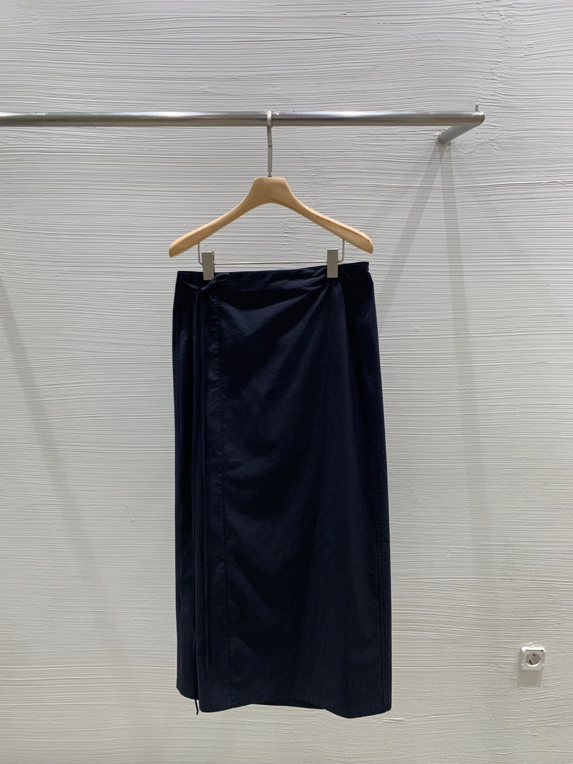 LUCY SALON韓國直郵㊣女裝新品推薦25春夏熱賣人氣時尚長裙LUCY SALON長裙圖色2