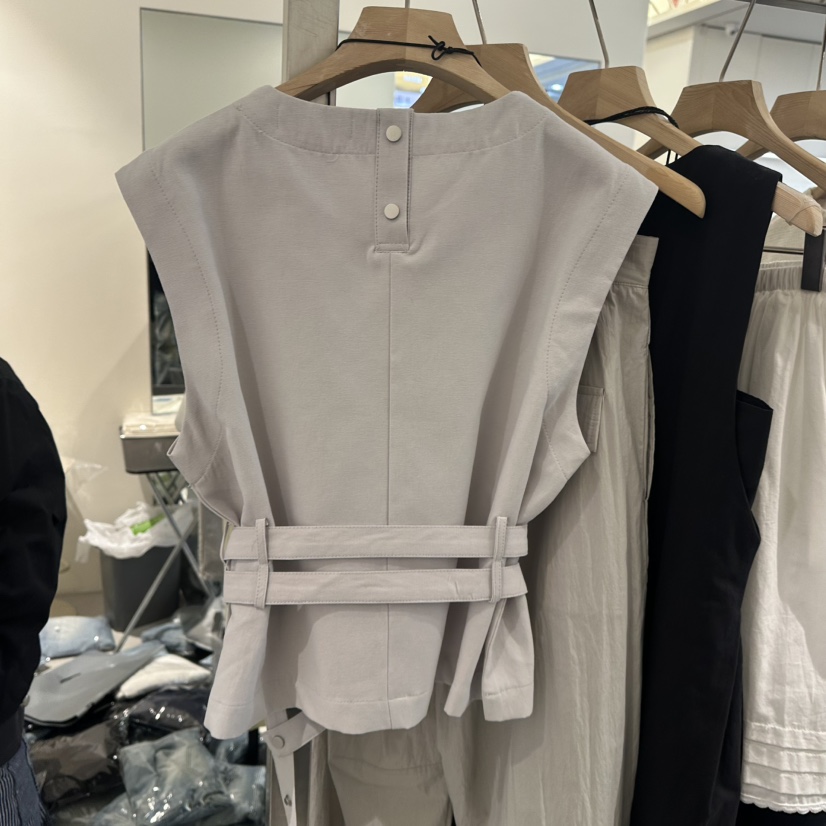 MENTOR韓國直郵㊣東大門實拍女裝新品人氣時尚吊帶背心含腰帶MENTOR吊帶/背心
