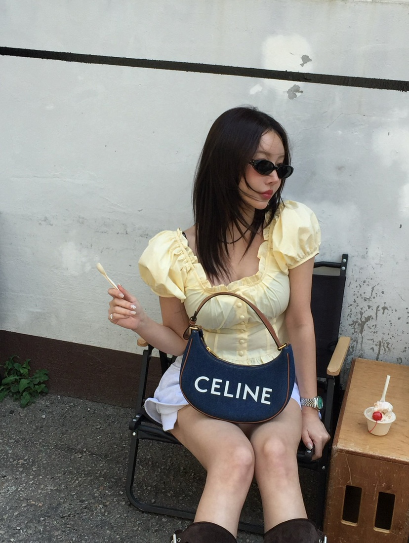 REVE CITE-L韓國直郵女士新款25春夏真品襯衫蕾絲衫荷葉邊REVE CITE襯衫/蕾絲衫