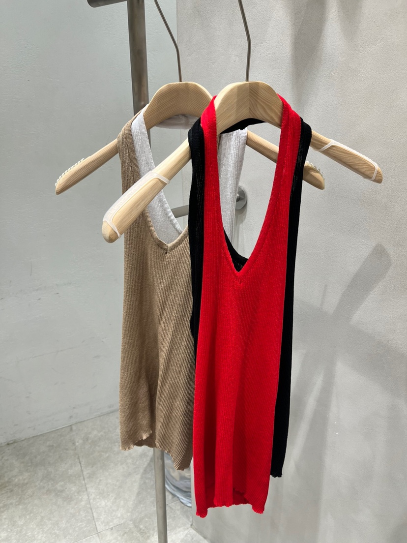 EVERCOMMERCE METICULOUSLY DESIGNED東大門實拍女裝新款時尚吊帶背心EVERCOMMERCE METICULOUSLY DESIGNED吊帶/背心