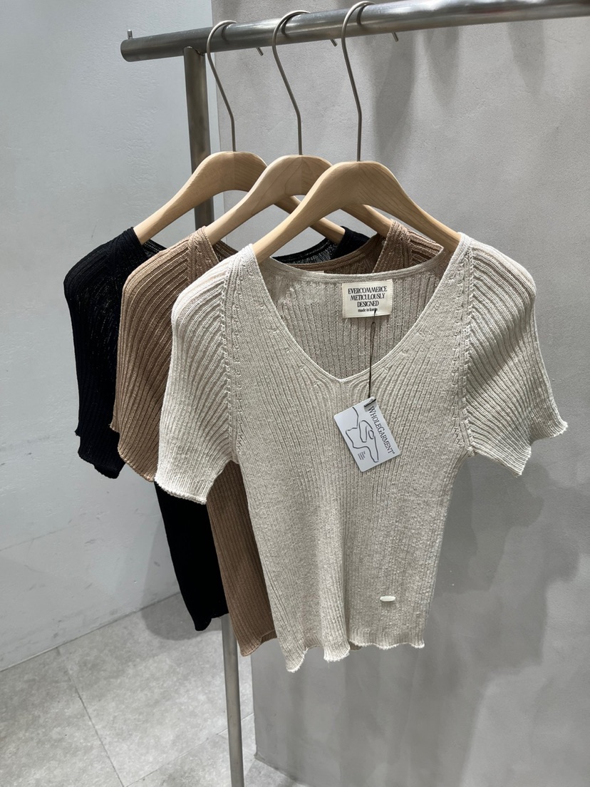 EVERCOMMERCE METICULOUSLY DESIGNED東大門代購女裝新款熱賣針織衫EVERCOMMERCE METICULOUSLY DESIGNED針織衫