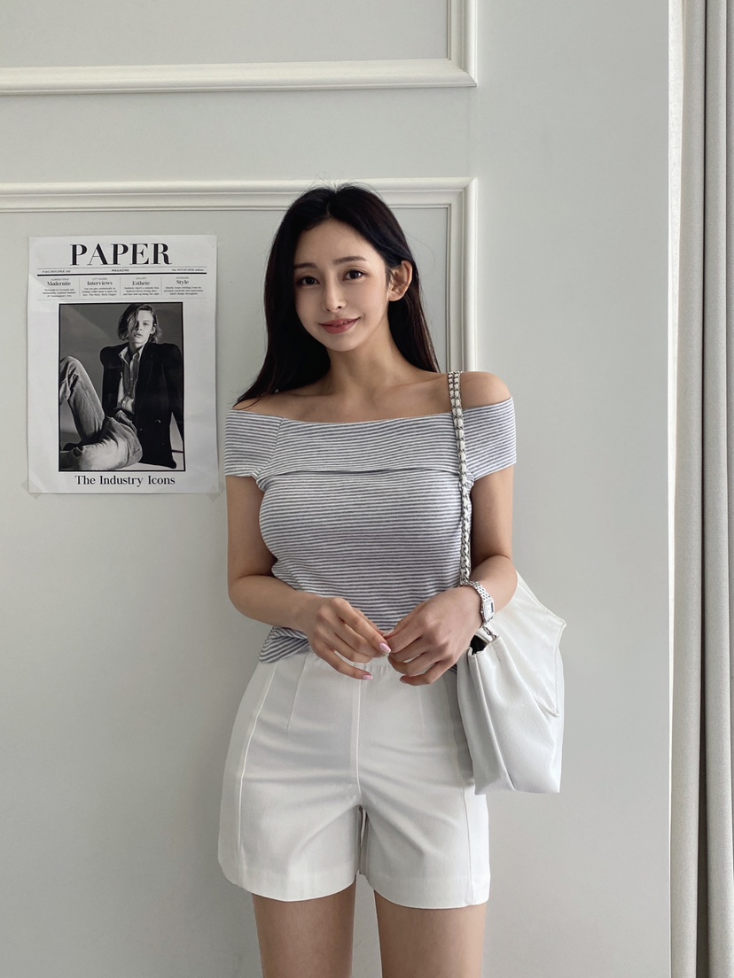 CLOTH東大門直郵女士新品職業時尚真品熱賣人氣推薦T恤露肩CLOTHT恤