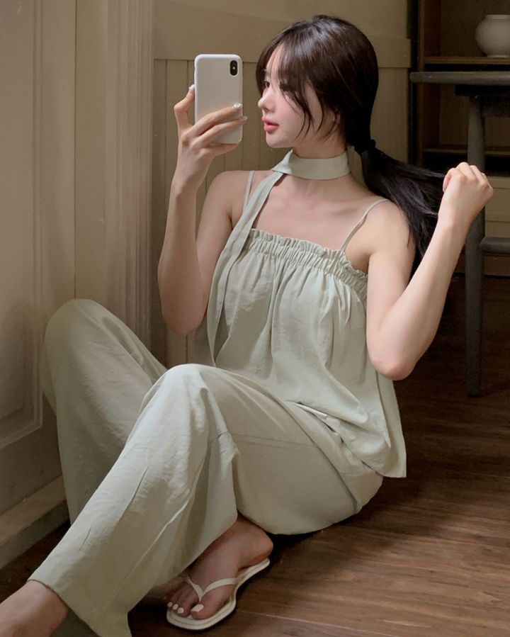 BOBBIE DOLL東大門實拍女裝新款推薦休閑職業熱賣套裝含脖帶BOBBIE DOLL套裝