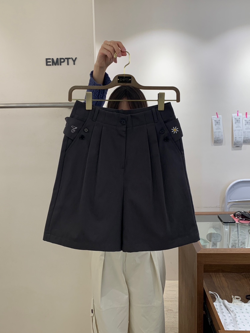 EMPTY東大門代購女士新款25春夏熱賣真品職業時尚推薦短褲刺繡EMPTY短褲圖色2