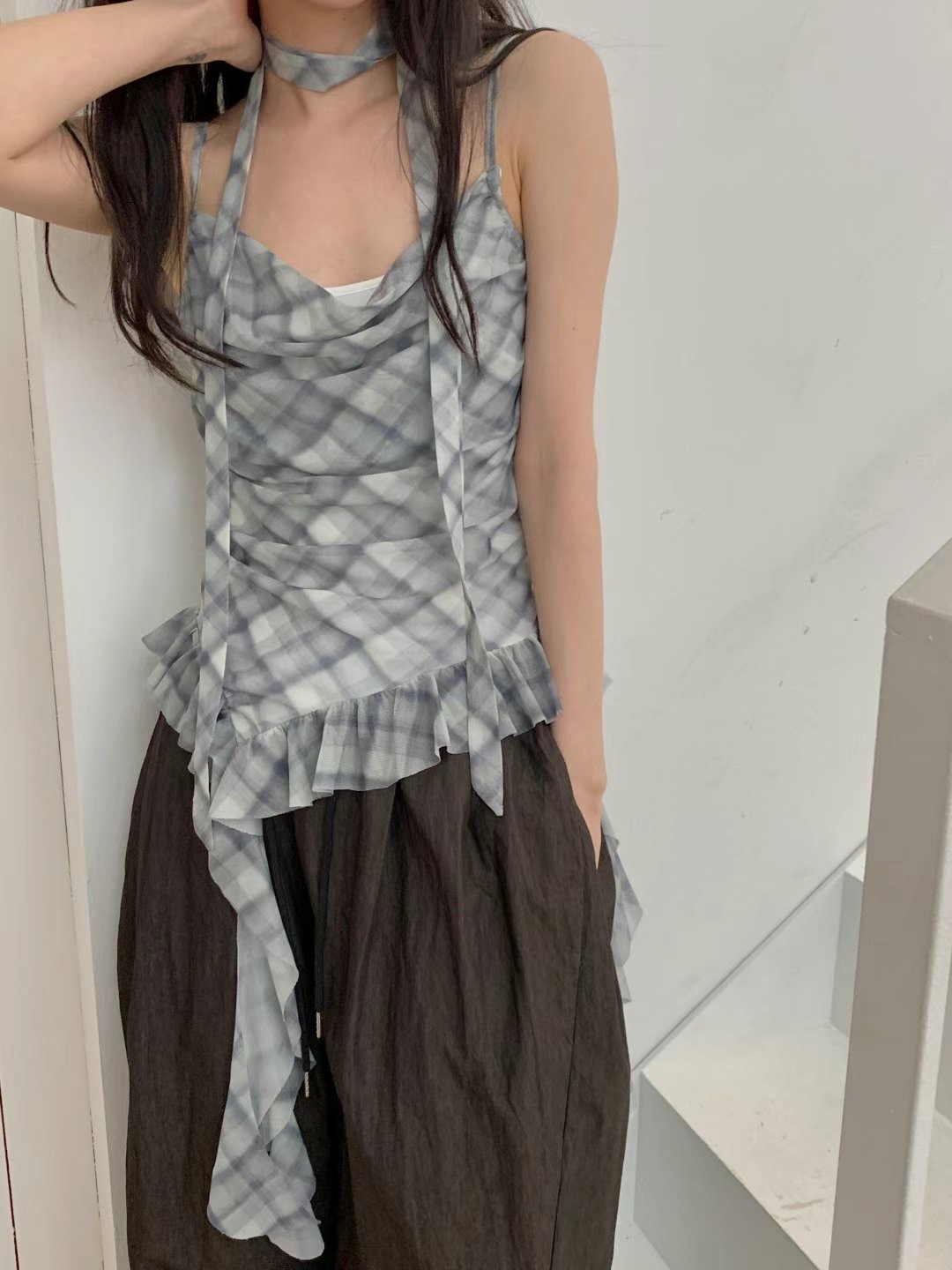 FOLLOW B韓國代購女裝新品推薦人氣時尚熱賣吊帶背心含脖帶FOLLOW B吊帶/背心