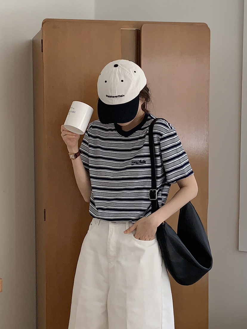 FORMSTUDIO東大門直郵女裝新品真品時尚職業人氣推薦T恤刺繡FORMSTUDIOT恤