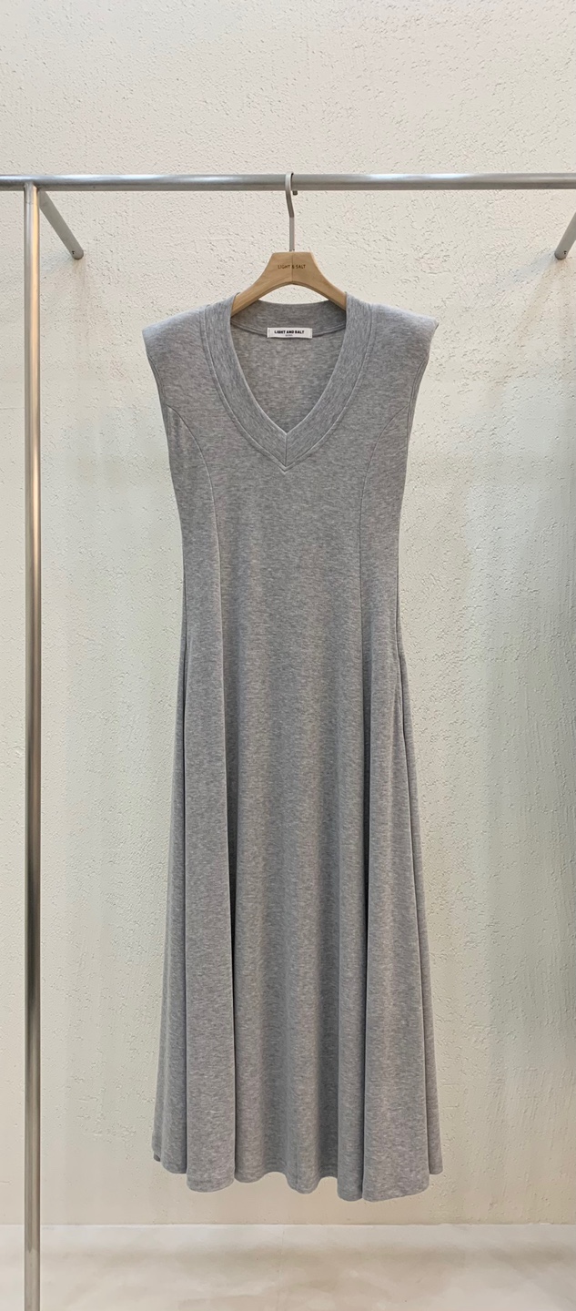 LIGHT AND SALT東大門實拍女士新品25春夏推薦連衣裙V領長款LIGHT AND SALT連衣裙