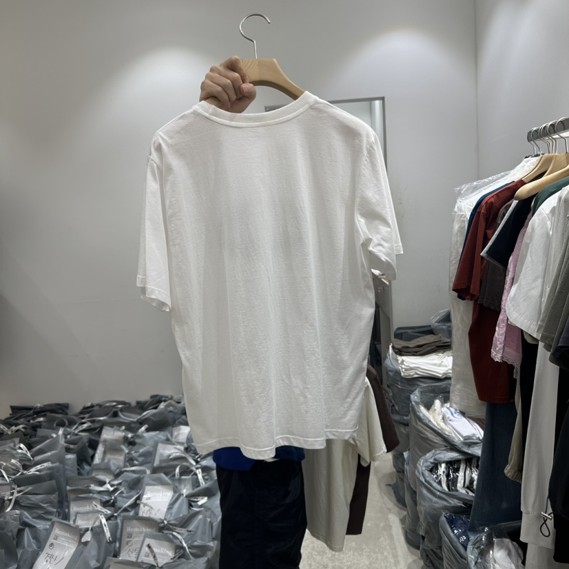 URBANSTORY/REMAKING東大門實拍女士新品熱賣時尚真品推薦T恤Remaking/URBANSTORYT恤