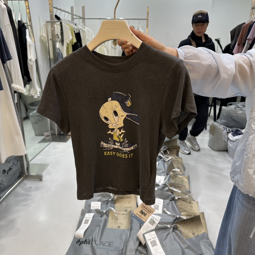 VISUAL SPACE韓國㊣直郵東大門代購女裝新品推薦熱賣時尚T恤VISUAL SPACET恤圖色2
