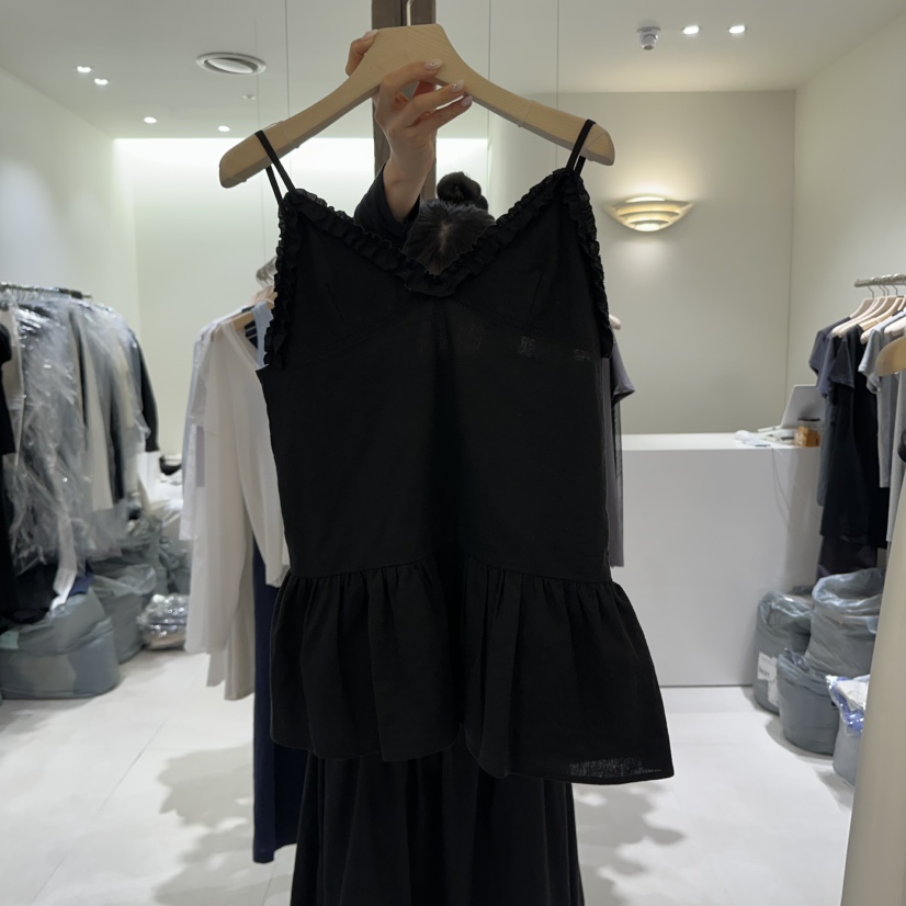 AVECNOUS韓國直郵㊣女裝新品25春夏人氣休閑時尚連衣裙荷葉邊AVECNOUS連衣裙圖色2