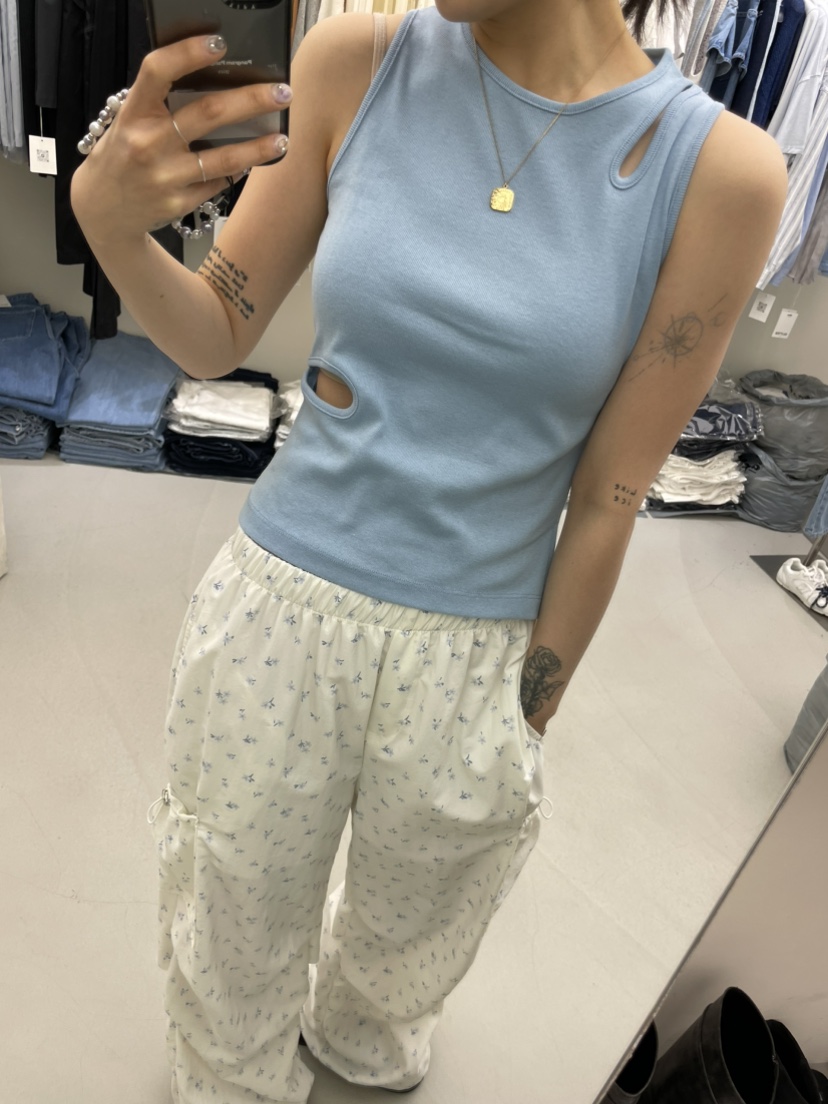 GLITTER韓國直郵㊣女裝新品人氣時尚休閑推薦25春夏吊帶背心GLITTER吊帶/背心