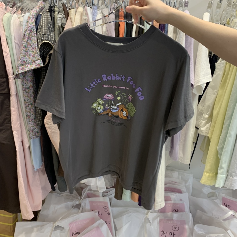 RIVEROOM韓國㊣直郵東大門代購女裝新品人氣熱賣時尚T恤兔子RIVEROOMT恤圖色2