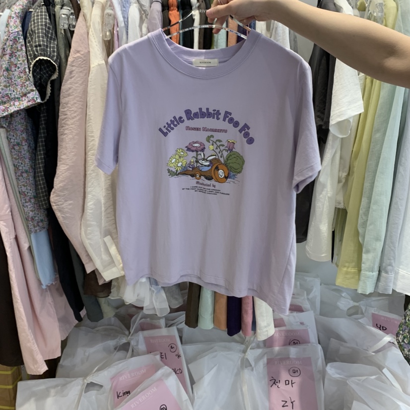 RIVEROOM韓國㊣直郵東大門代購女裝新品人氣熱賣時尚T恤兔子RIVEROOMT恤圖色3