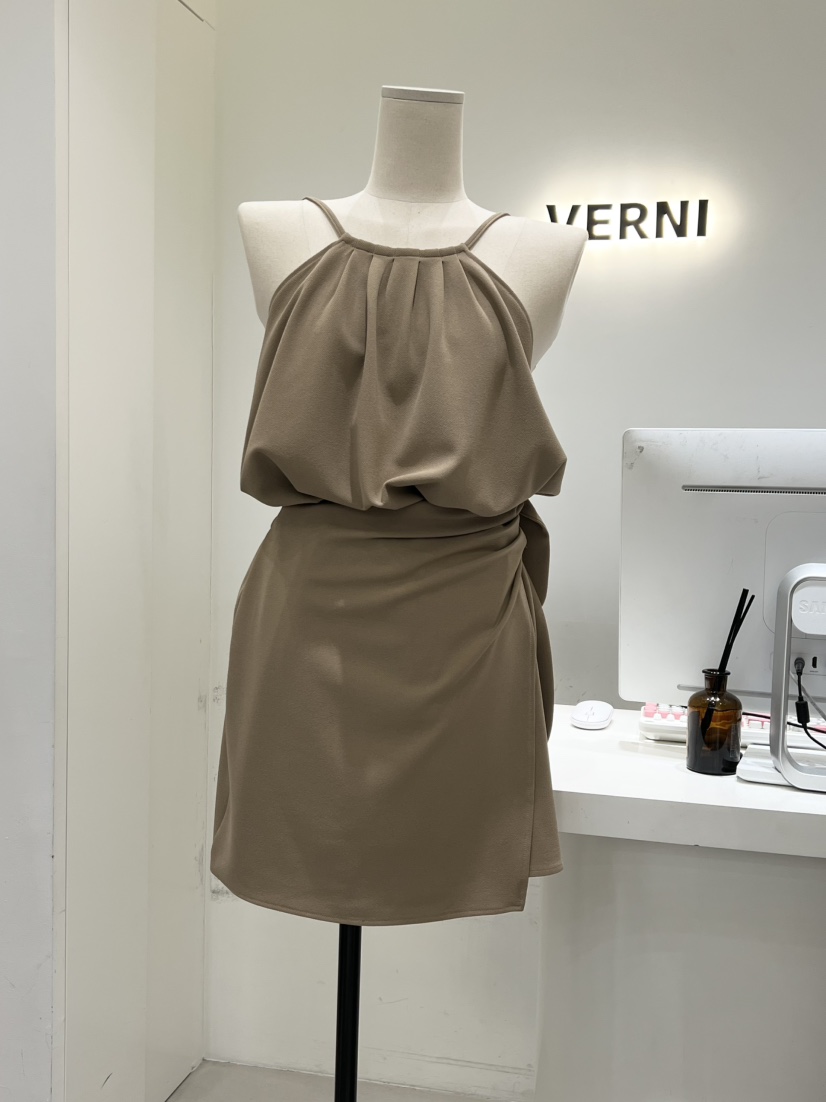 VERNI韓國直郵女士新款人氣職業熱賣時尚推薦休閑25春夏連體褲VERNI連體褲圖色2