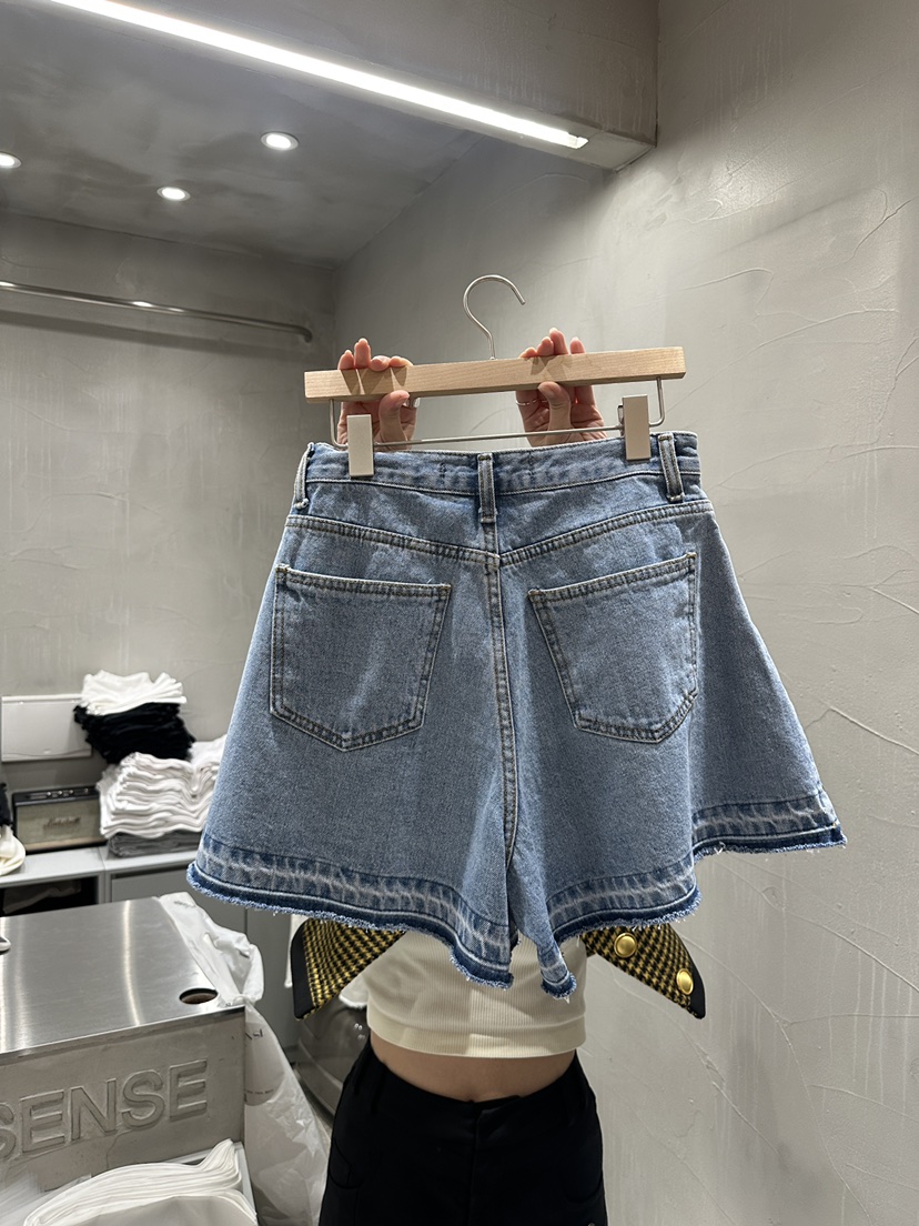 INSSENSE-A韓國直郵女士新品時尚職業25春夏人氣熱賣短褲喇叭INSSENSE-A短褲