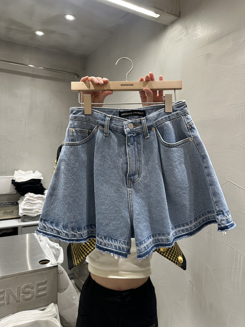 INSSENSE-A韓國直郵女士新品時尚職業25春夏人氣熱賣短褲喇叭INSSENSE-A短褲
