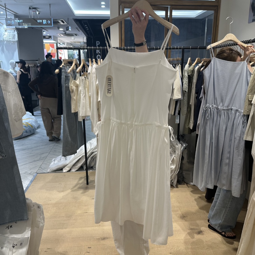 OVERTAKE東大門實拍女裝新品時尚真品推薦25春夏熱賣連衣裙OVERTAKE連衣裙