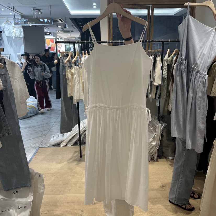 OVERTAKE東大門實拍女裝新品時尚真品推薦25春夏熱賣連衣裙OVERTAKE連衣裙圖色2