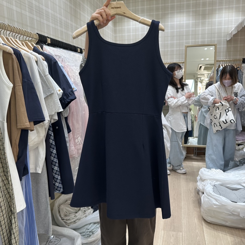 OURMOMENT韓國直郵㊣女裝新品人氣時尚25春夏休閑推薦連衣裙OURMOMENT連衣裙圖色2