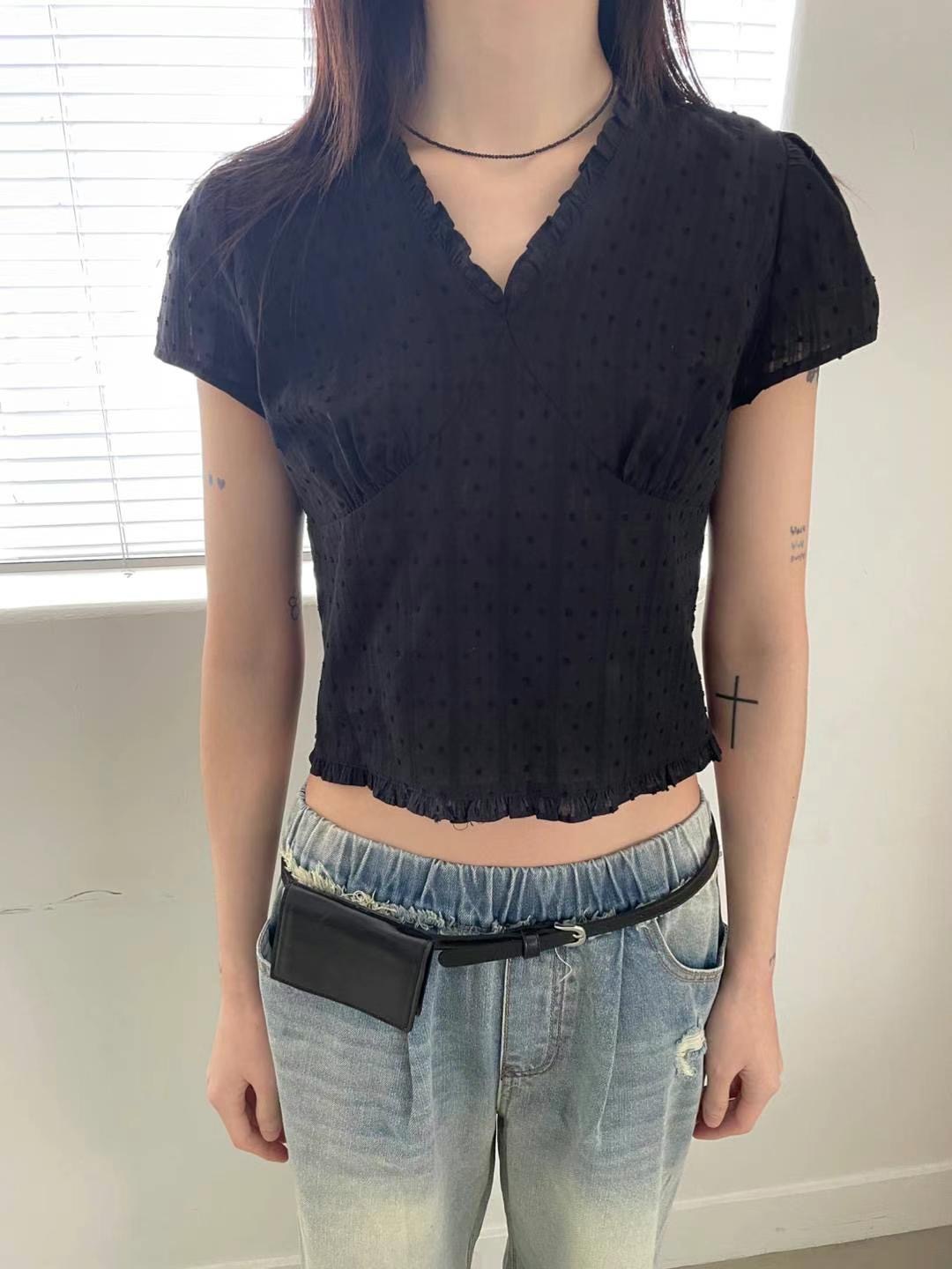 UNTIL韓國直郵㊣東大門實拍女裝新款推薦襯衫蕾絲衫荷葉邊短款UNTIL襯衫/蕾絲衫