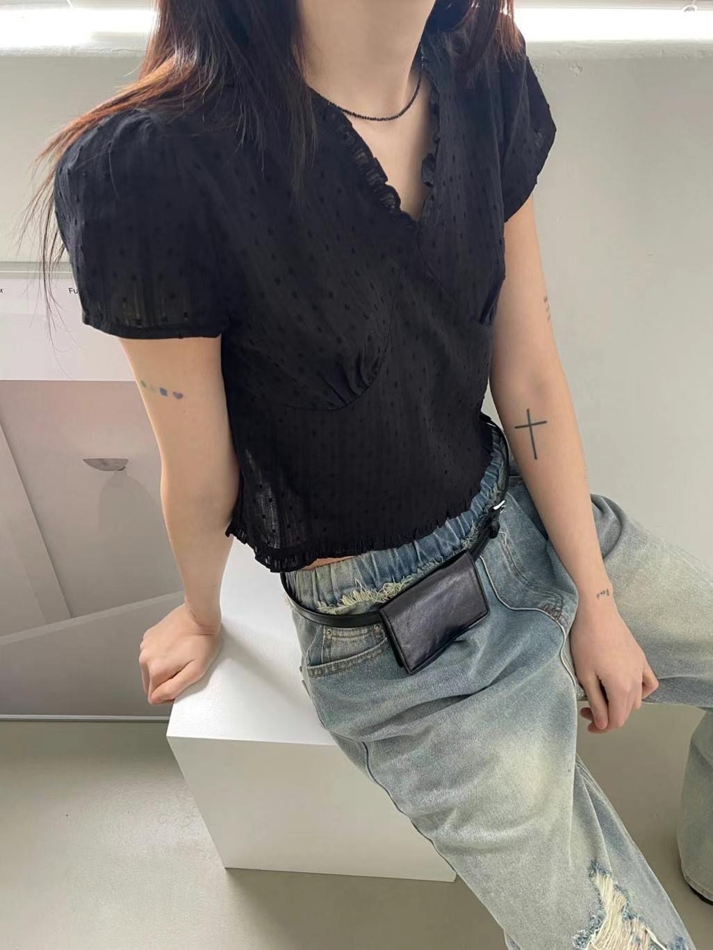 UNTIL韓國直郵㊣東大門實拍女裝新款推薦襯衫蕾絲衫荷葉邊短款UNTIL襯衫/蕾絲衫
