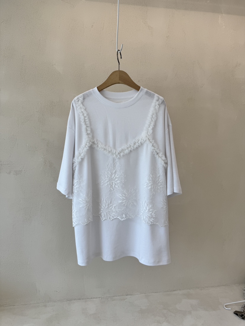 LAUNDRY韓國直郵㊣東大門實拍女裝新款熱賣25春夏推薦T恤蕾絲LAUNDRYT恤圖色2