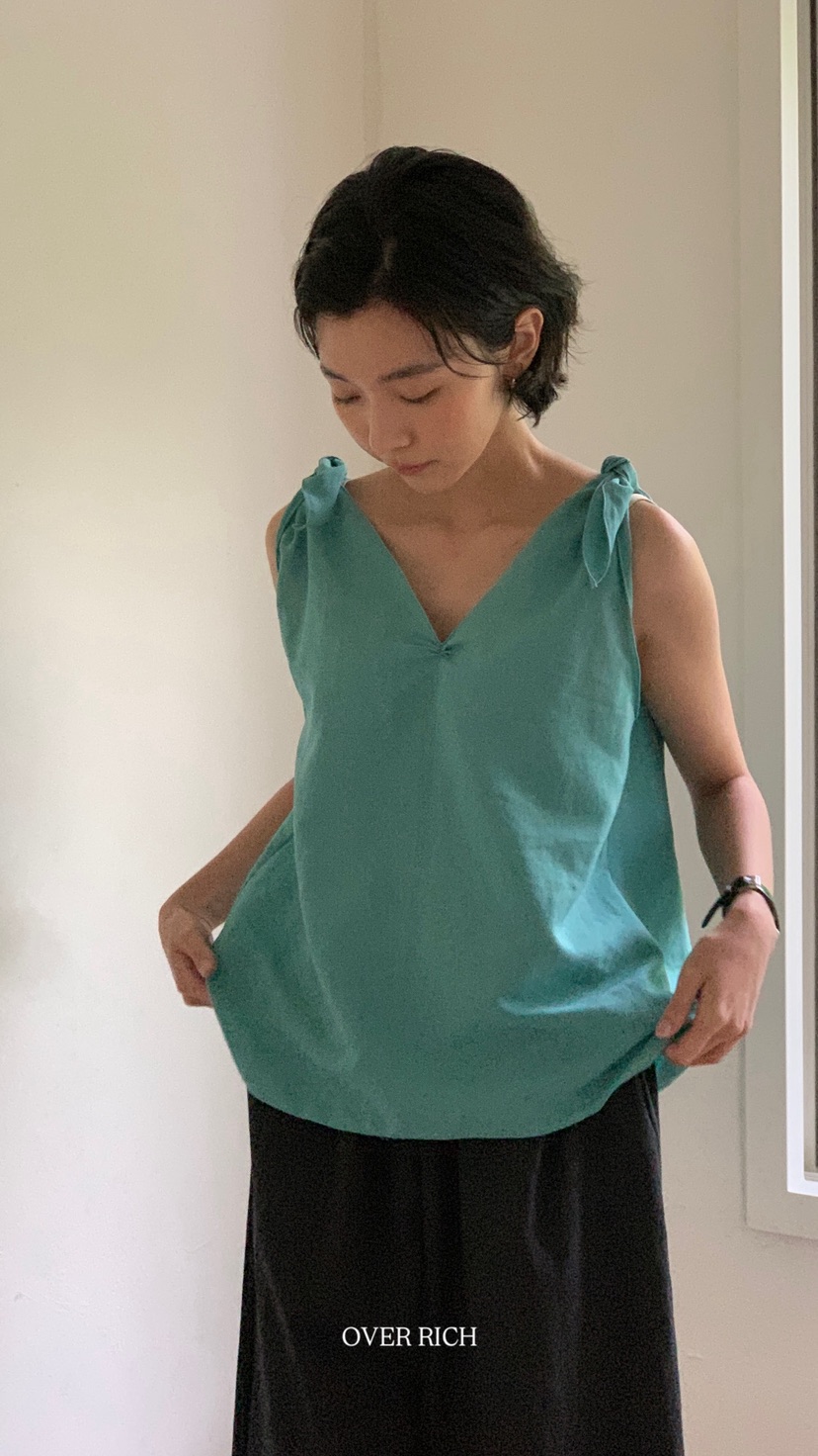 OVER RICH韓國直郵㊣東大門實拍女裝新款推薦人氣吊帶背心OVER RICH吊帶/背心